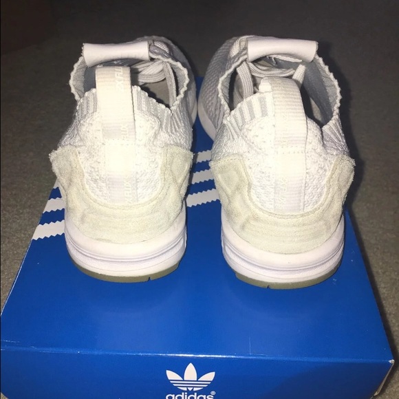 Price is firm  Boys Adidas Size 6.5Y - Picture 3 of 4